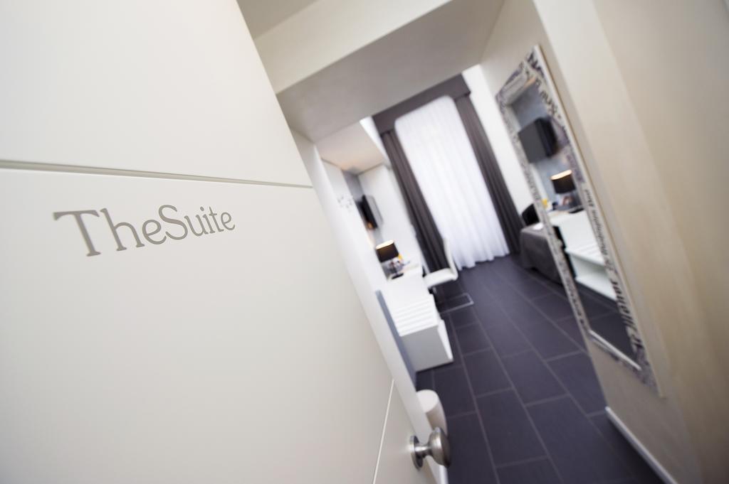 Grey&White Hotel Rome Bilik gambar