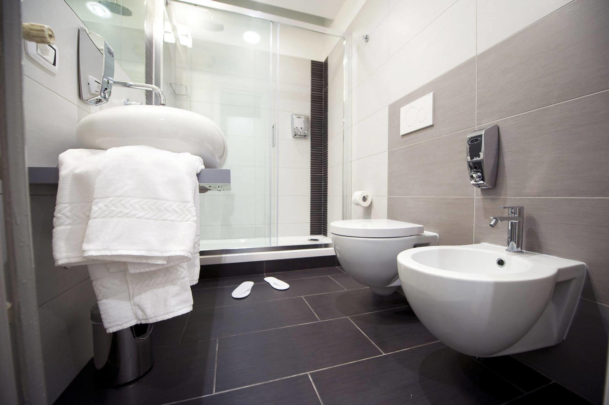 Grey&White Hotel Rome Luaran gambar